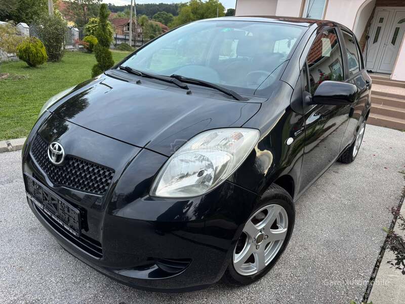 Toyota Yaris 1.3SVAJCARSKA NOV