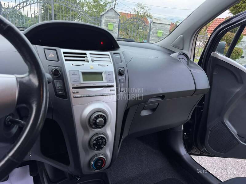 Toyota Yaris 1.3SVAJCARSKA NOV