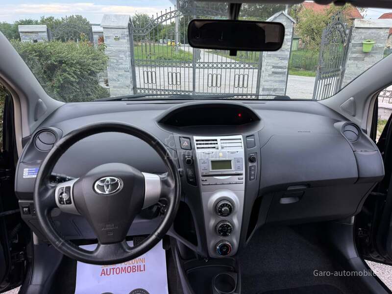 Toyota Yaris 1.3SVAJCARSKA NOV