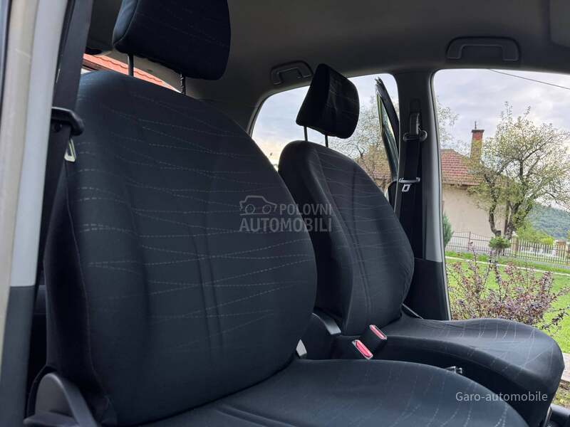Toyota Yaris 1.3SVAJCARSKA NOV