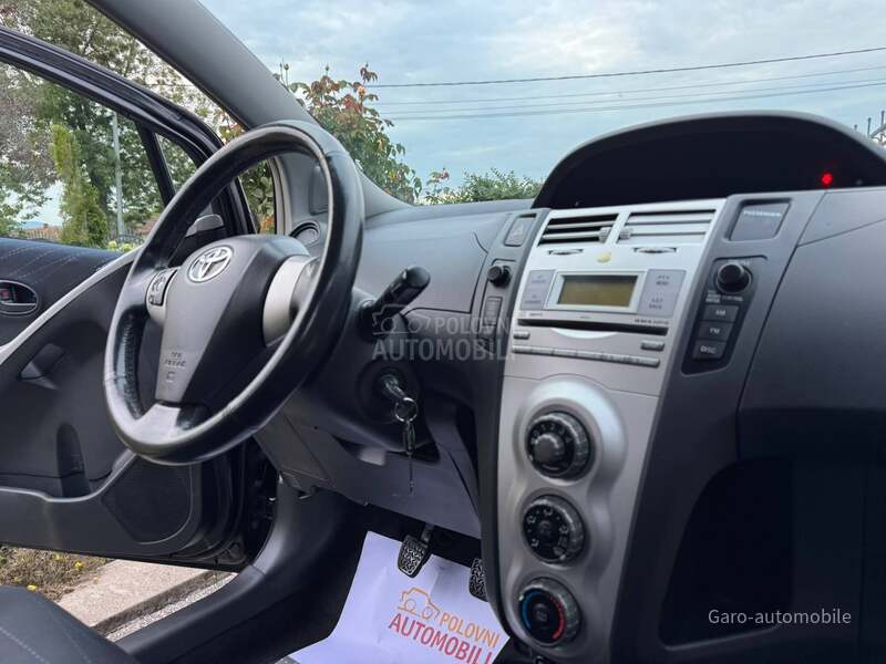 Toyota Yaris 1.3SVAJCARSKA NOV