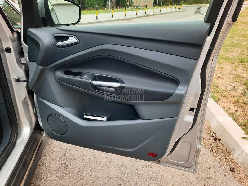 Ford C-Max TITANIUM