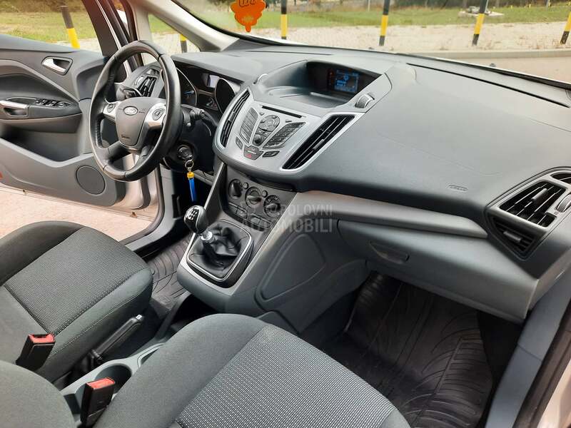 Ford C-Max TITANIUM