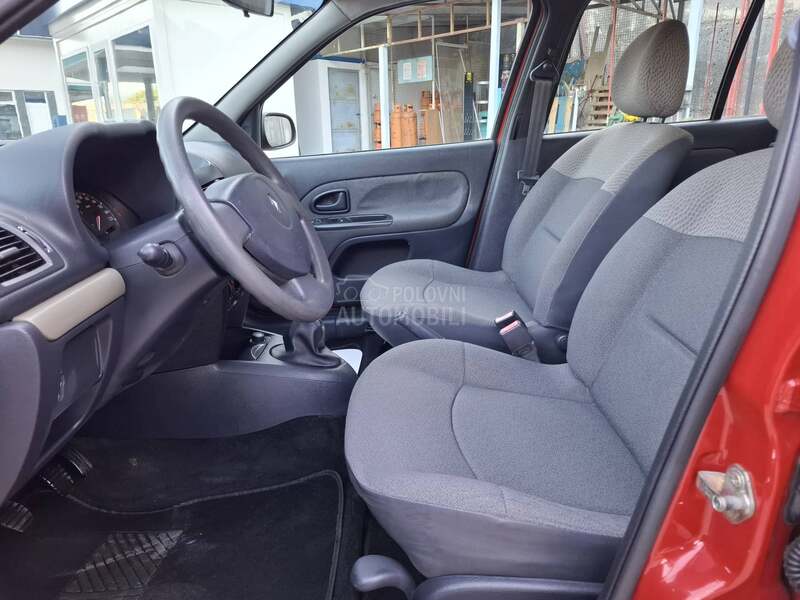 Renault Clio R E D A K