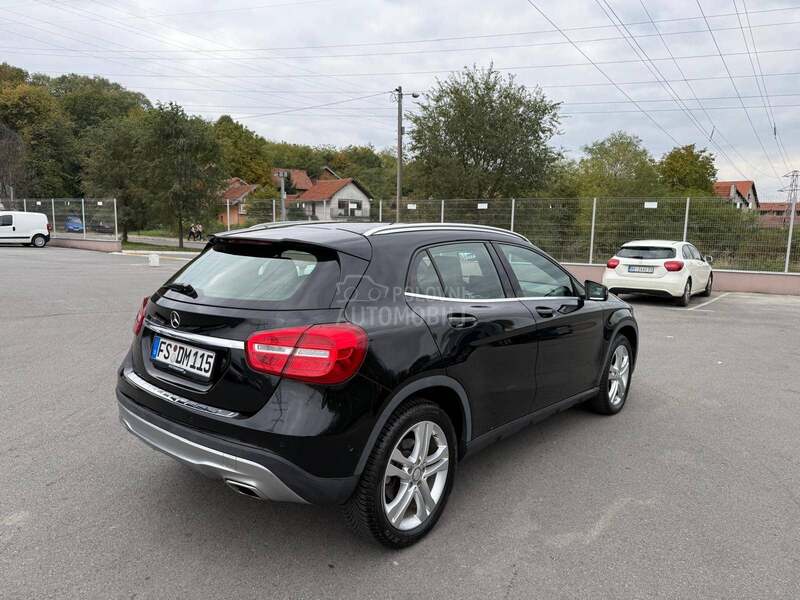 Mercedes Benz GLA 180 74.000 kilometara