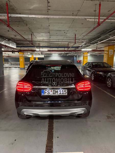 Mercedes Benz GLA 180 74.000 kilometara