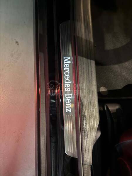 Mercedes Benz GLA 180 74.000 kilometara