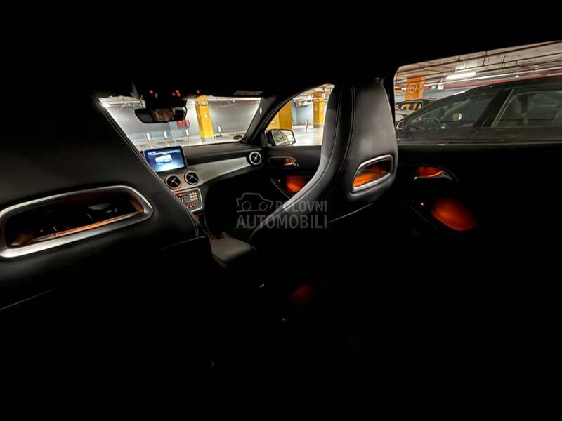 Mercedes Benz GLA 180 74.000 kilometara
