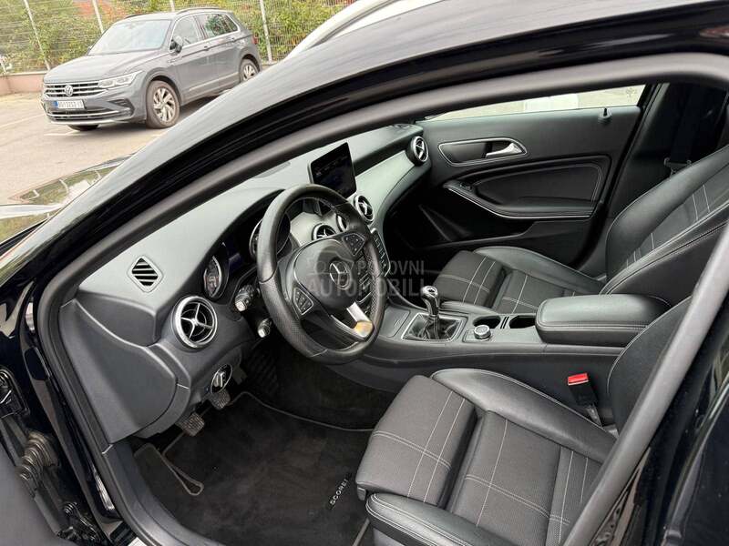 Mercedes Benz GLA 180 74.000 kilometara