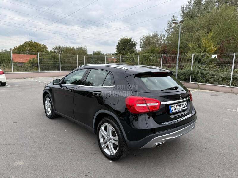 Mercedes Benz GLA 180 74.000 kilometara