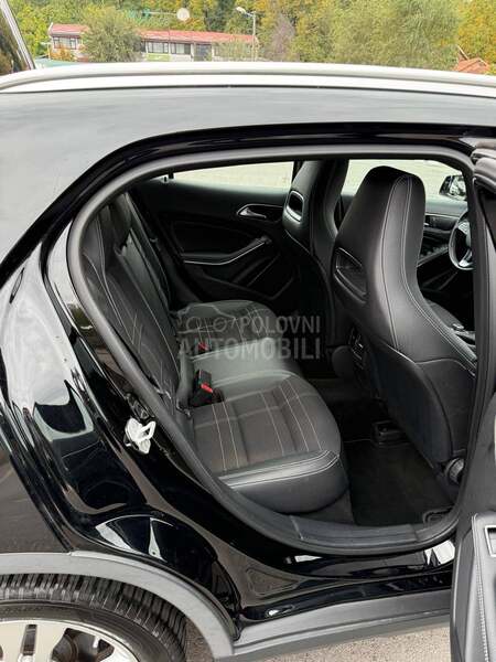 Mercedes Benz GLA 180 74.000 kilometara
