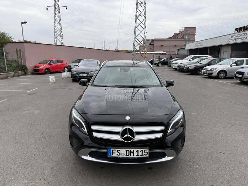 Mercedes Benz GLA 180 74.000 kilometara
