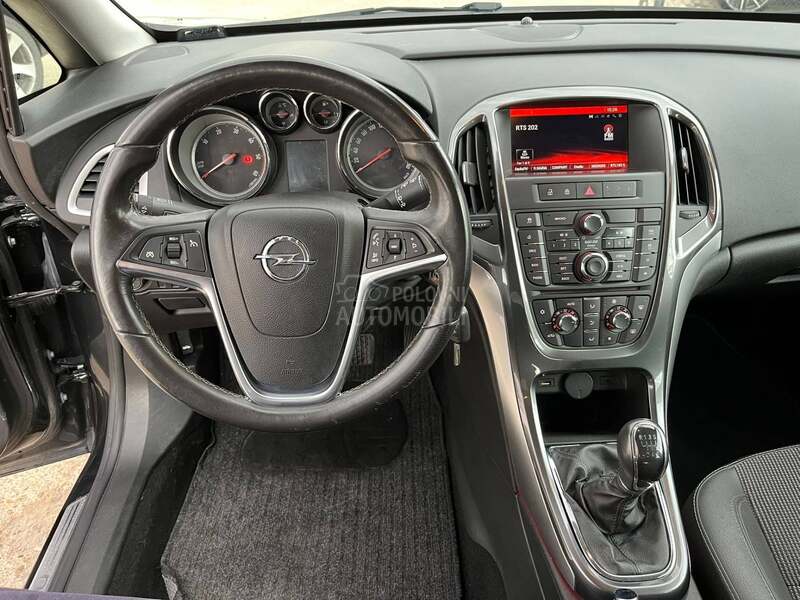 Opel Astra J 