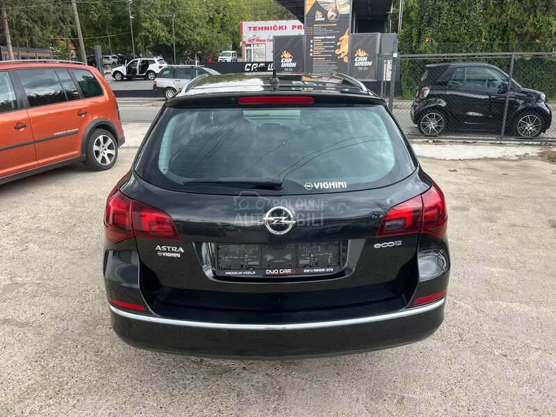 Opel Astra J 