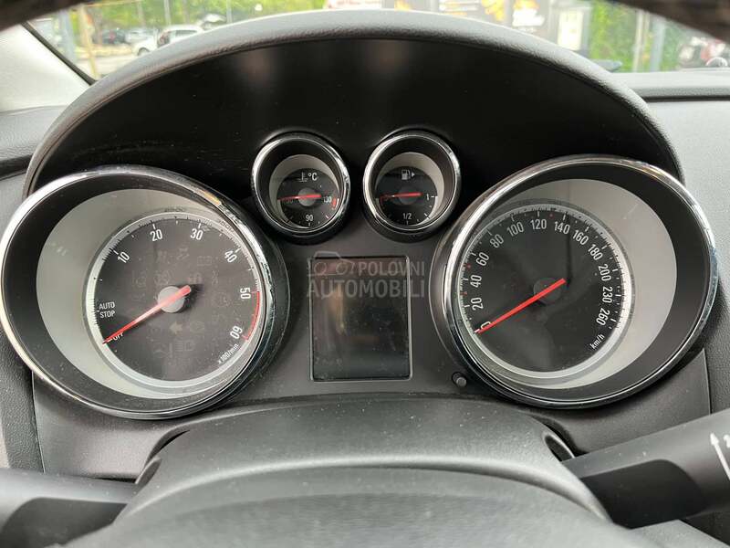 Opel Astra J 