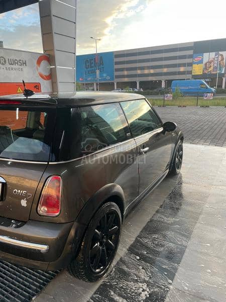 MINI One 