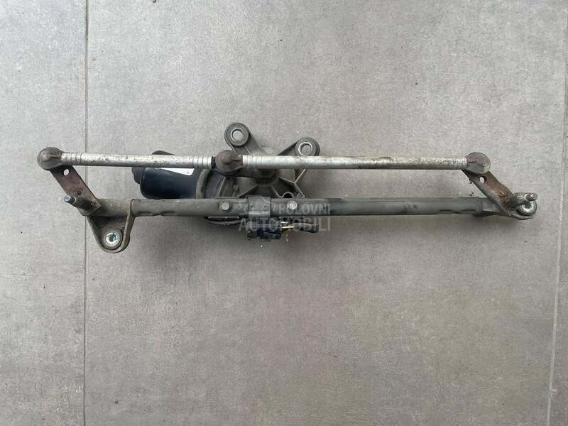 Motor brisaca sa makazama