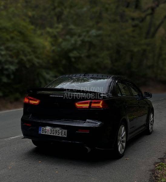 Mitsubishi Lancer 