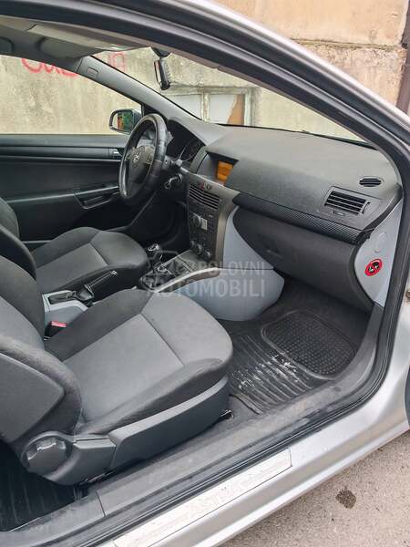 Opel Astra H 