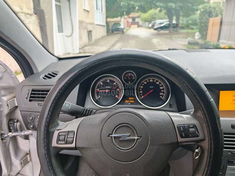Opel Astra H 