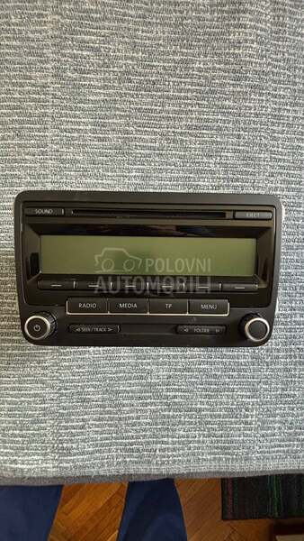 Prodajem Radio CD pleyer
