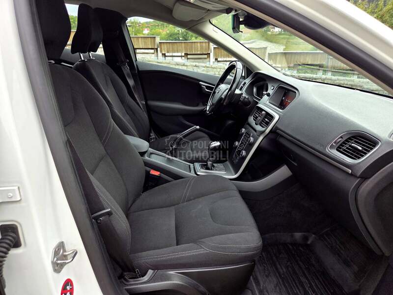 Volvo V40 /2.0d Kinetic 120hp/