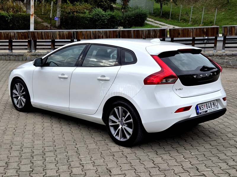 Volvo V40 /2.0d Kinetic 120hp/