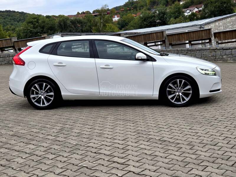 Volvo V40 /2.0d Kinetic 120hp/