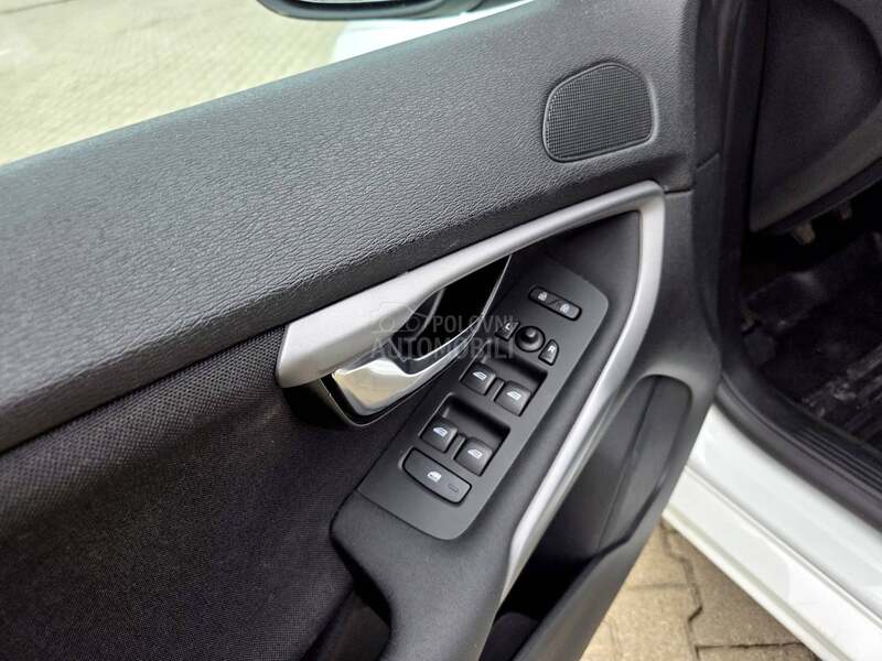 Volvo V40 /2.0d Kinetic 120hp/