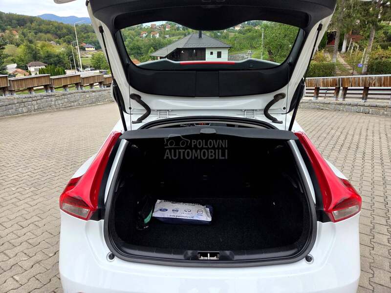 Volvo V40 /2.0d Kinetic 120hp/