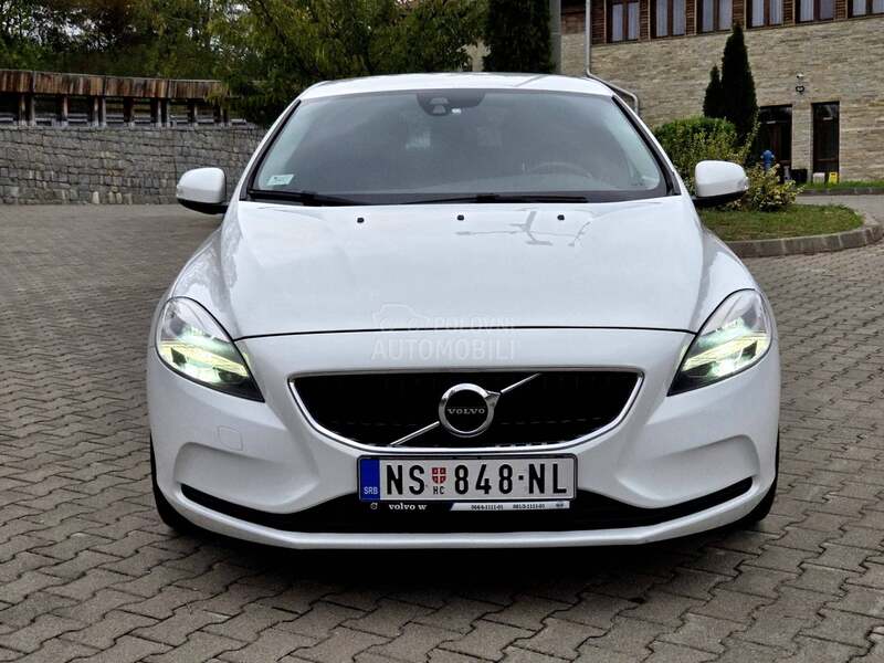 Volvo V40 /2.0d Kinetic 120hp/