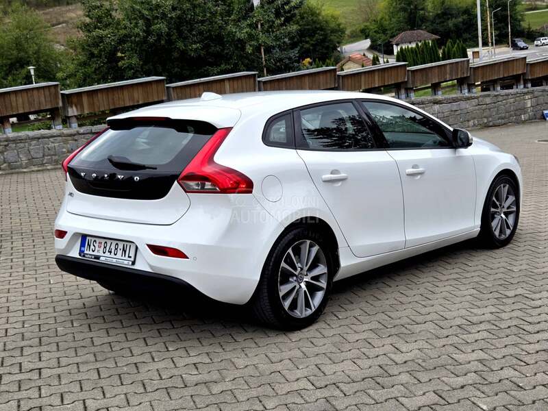 Volvo V40 /2.0d Kinetic 120hp/