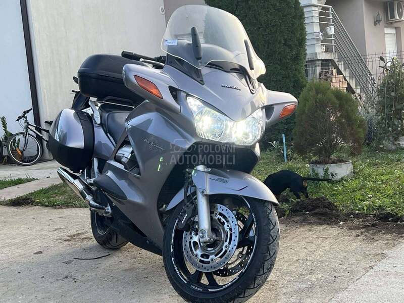 Honda Pan European