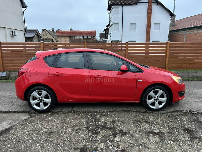 Opel Astra J 