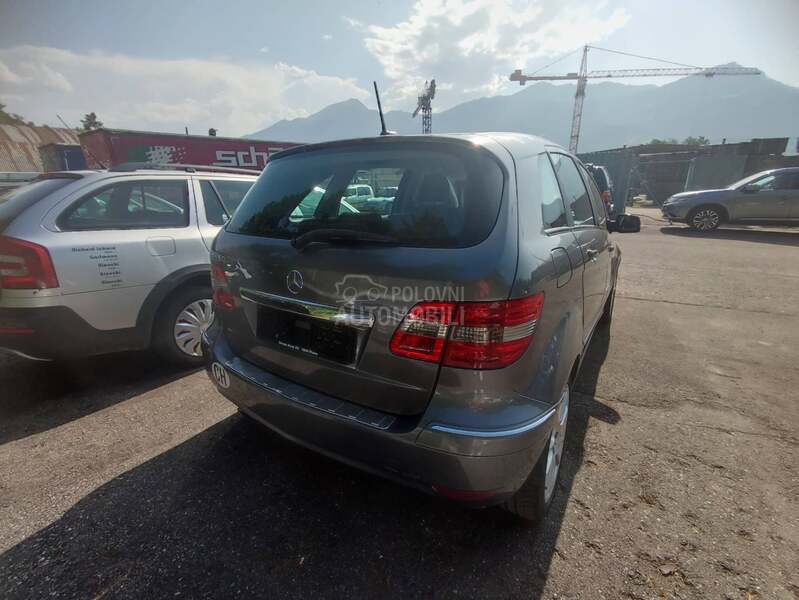Mercedes Benz B 180 CH / bogata oprema