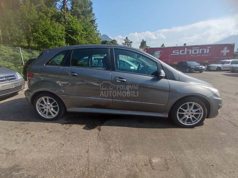 Mercedes Benz B 180 CH / bogata oprema