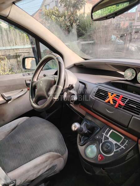 Citroen C8 