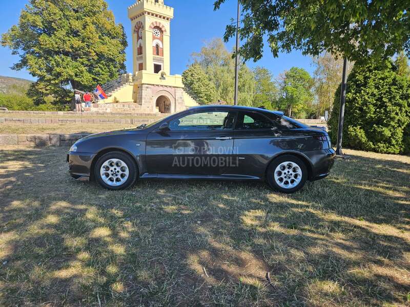 Alfa Romeo GT 2.0 JTS