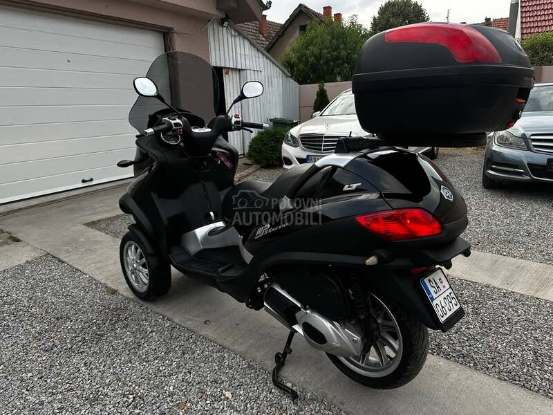 Piaggio mp3 touring 300ie B kat