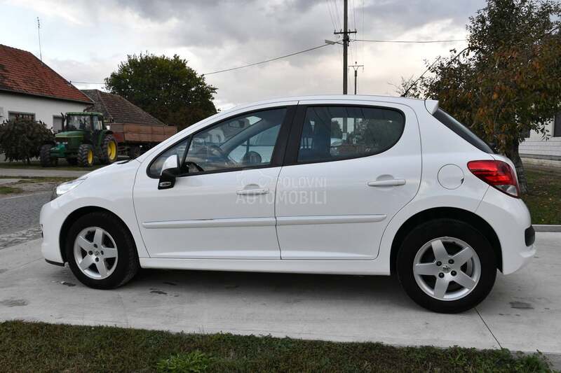 Peugeot 207 8ven tila 5vr
