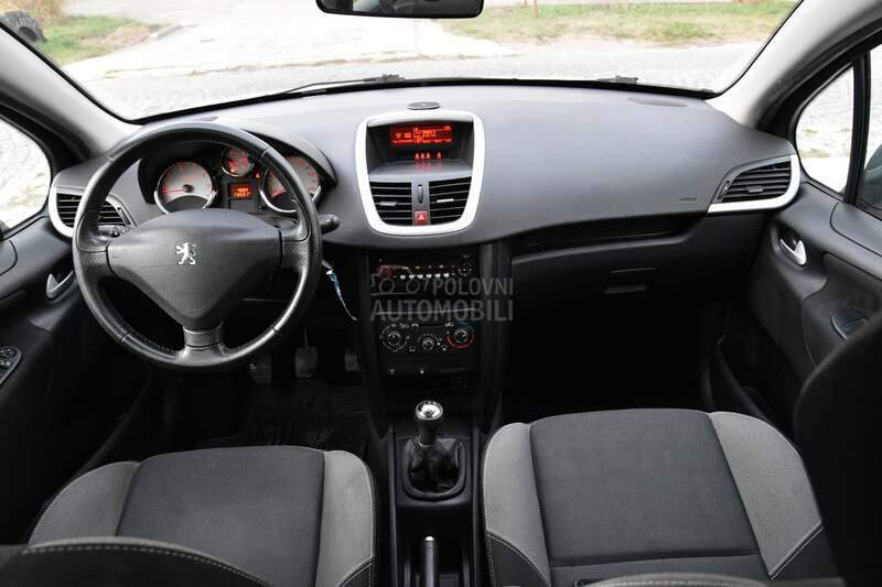Peugeot 207 8ven tila 5vr
