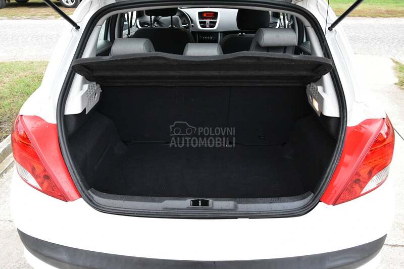 Peugeot 207 8ven tila 5vr