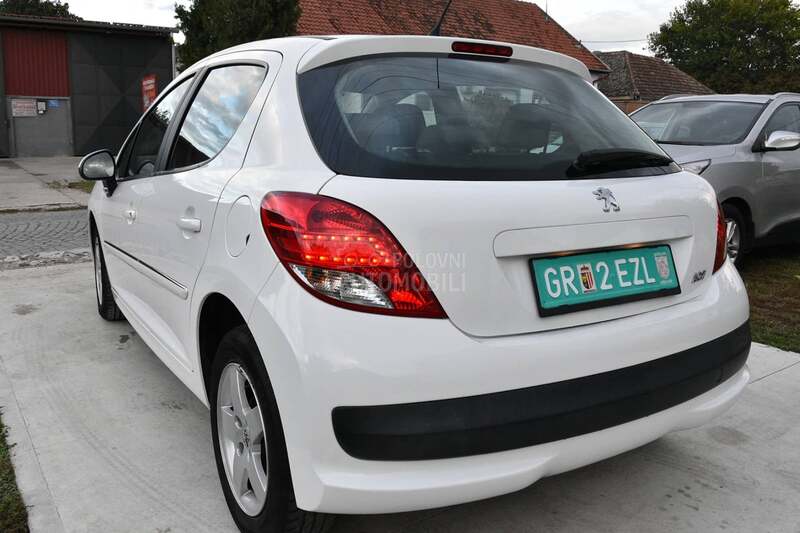 Peugeot 207 8ven tila 5vr