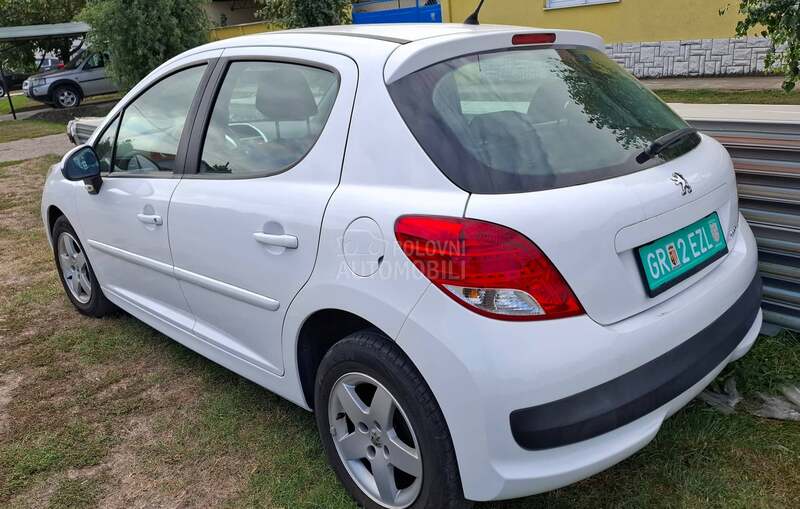 Peugeot 207 8ven tila 5vr