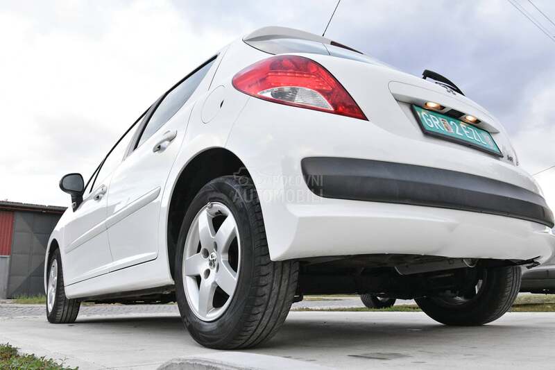 Peugeot 207 8ven tila 5vr