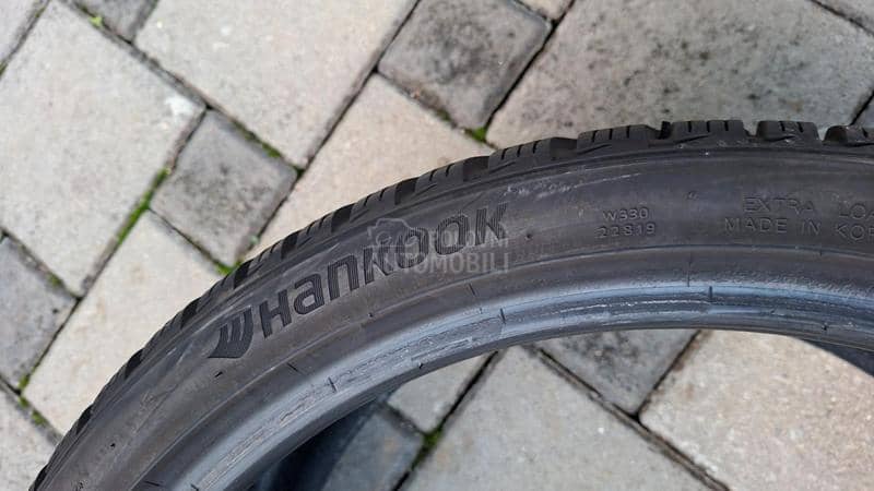 Hankook 235/35 R19 Zimska