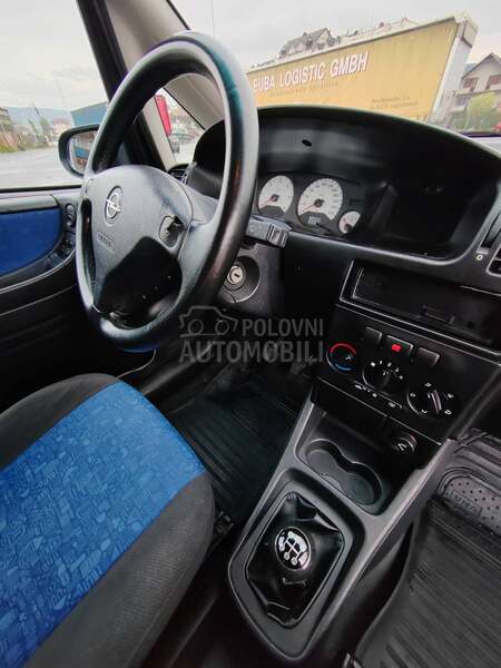 Opel Zafira 