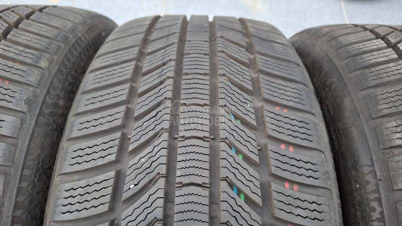 Continental 225/40 R18 Zimska