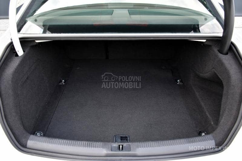 Audi A4 2.0 TDI/S-LINE/N0V