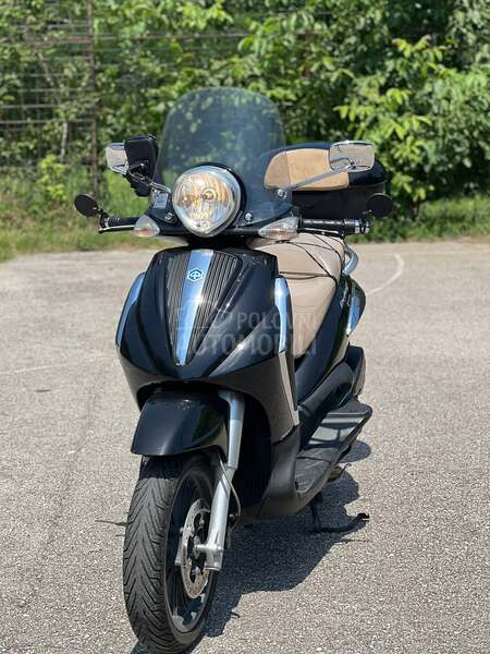 Piaggio Beverly Tourer 300